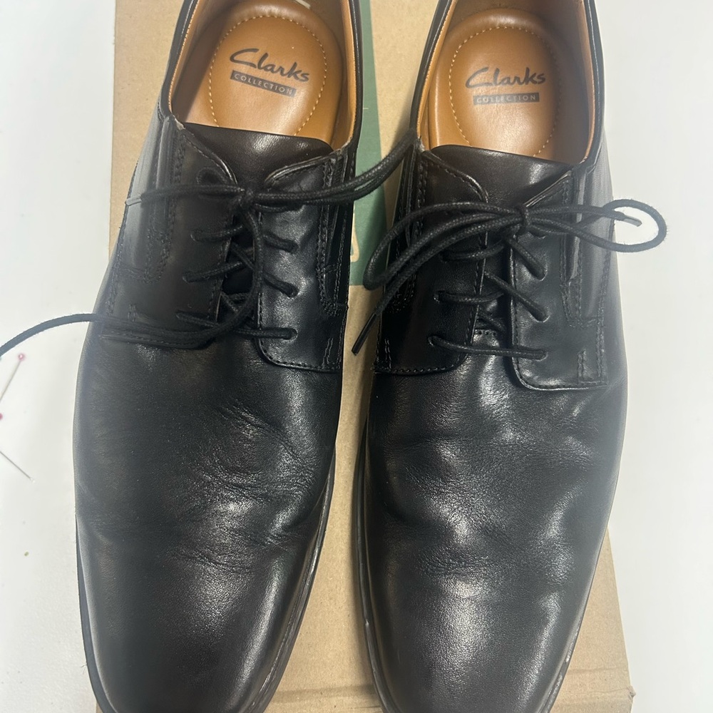 Clarks Men's Classic Black Oxfords